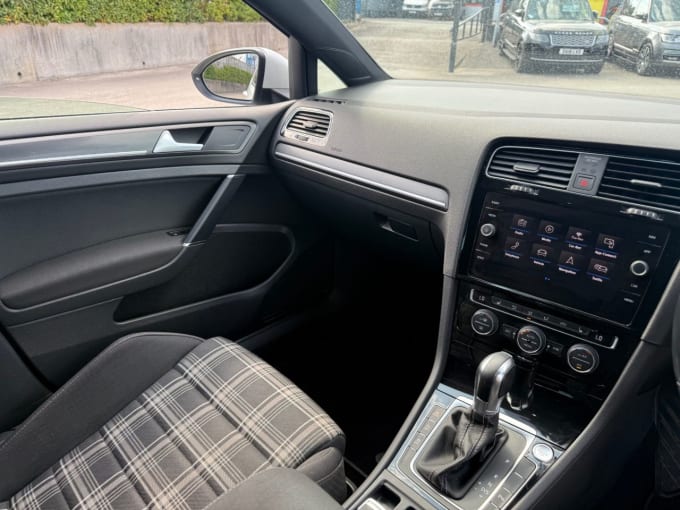 2025 Volkswagen Golf