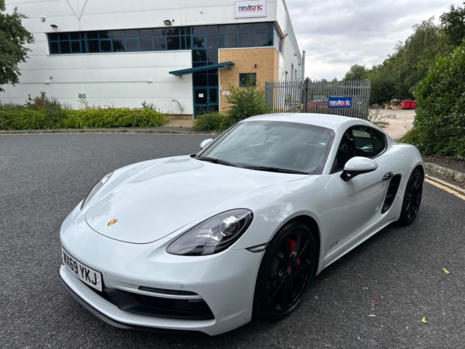 2025 Porsche 718 Cayman