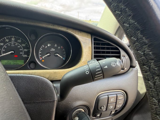 2025 Jaguar Xj