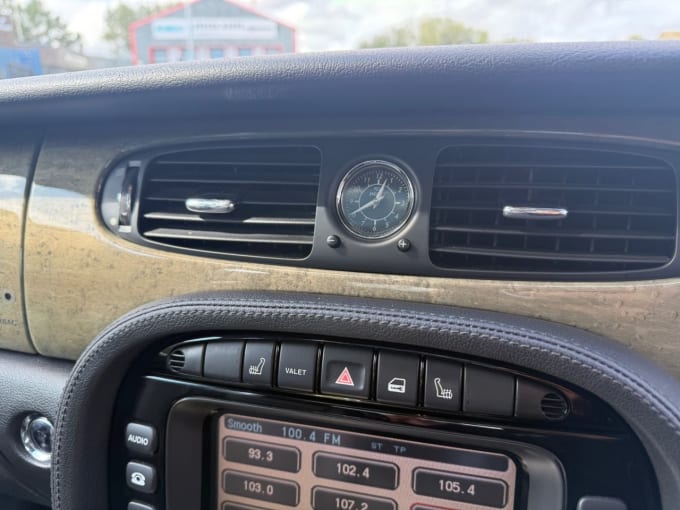 2025 Jaguar Xj