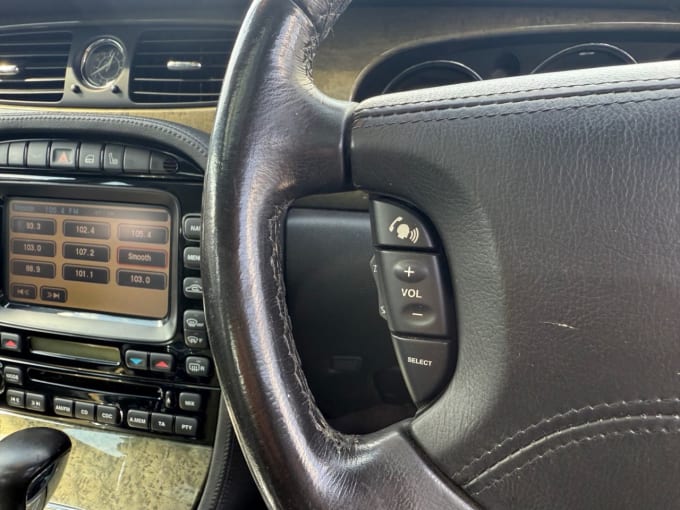 2025 Jaguar Xj