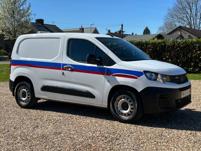 2025 Peugeot Partner