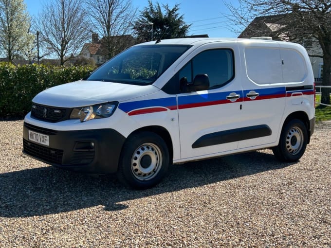 2025 Peugeot Partner