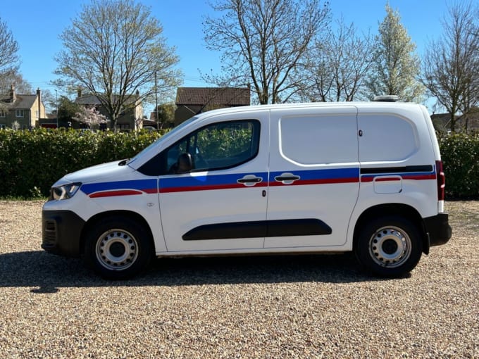 2025 Peugeot Partner