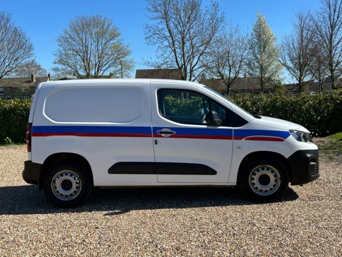 2025 Peugeot Partner