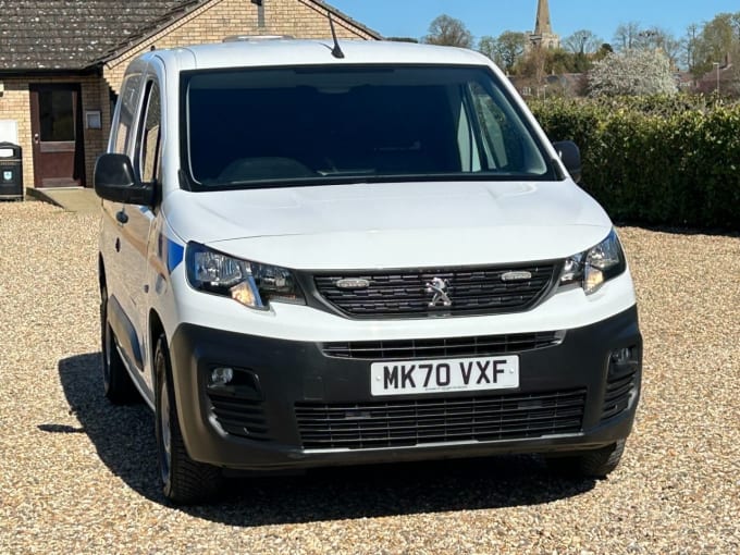 2025 Peugeot Partner