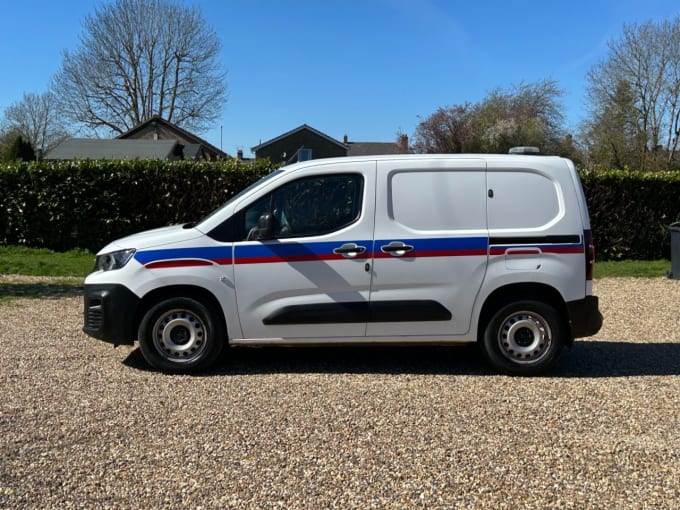 2025 Peugeot Partner