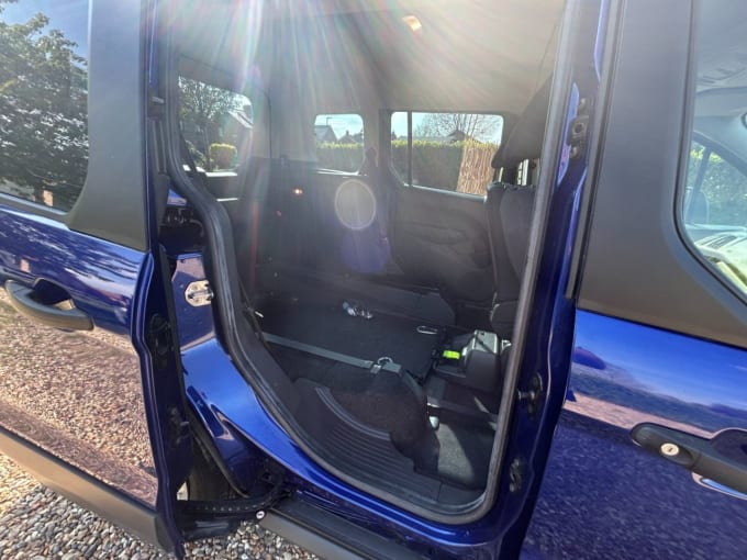 2025 Ford Tourneo Connect