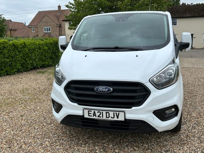2025 Ford Transit Custom