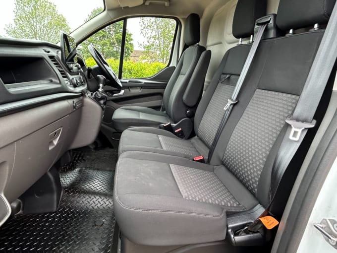 2025 Ford Transit Custom