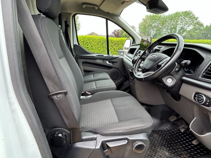 2025 Ford Transit Custom