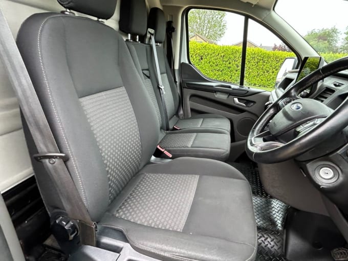 2025 Ford Transit Custom