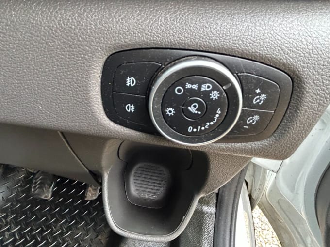 2025 Ford Transit Custom