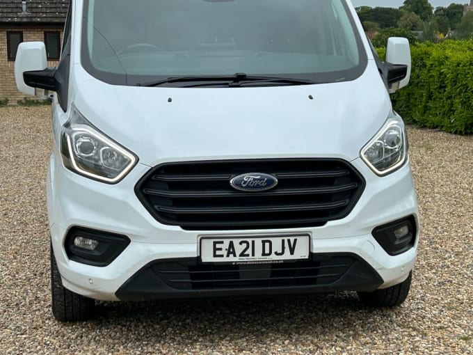 2025 Ford Transit Custom