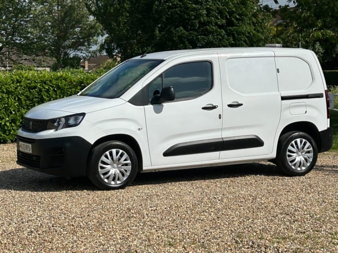 2025 Peugeot Partner