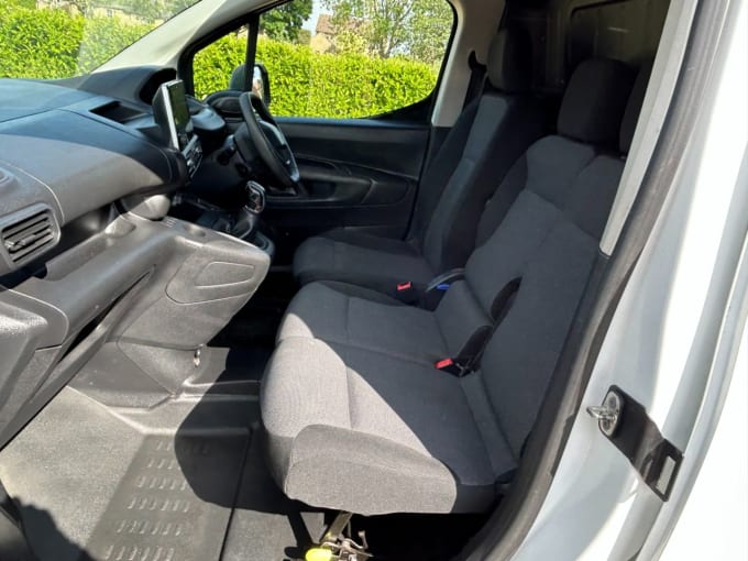 2025 Peugeot Partner