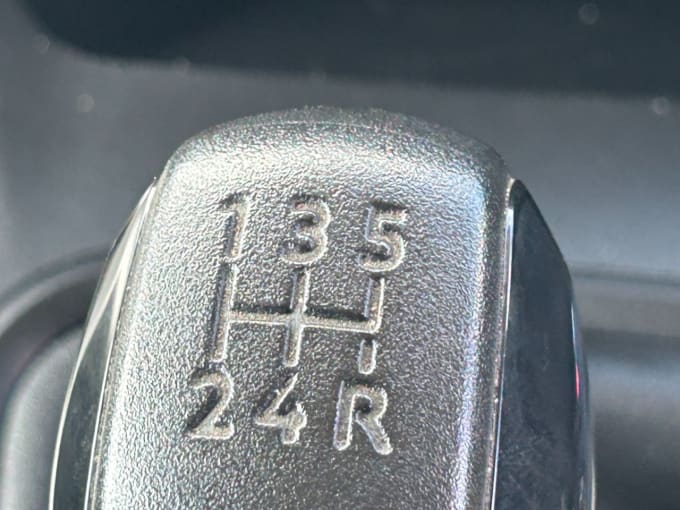 2025 Peugeot Partner