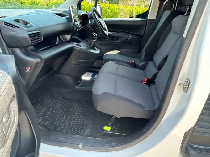 2025 Toyota Proace City