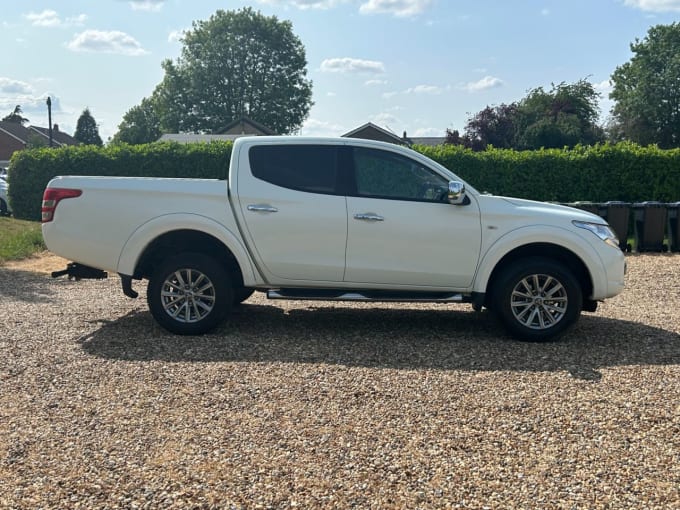 2025 Mitsubishi L200