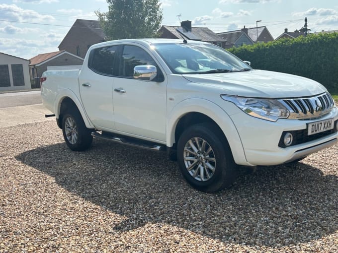 2025 Mitsubishi L200
