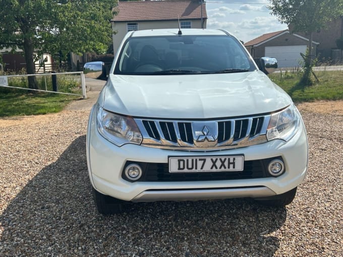 2025 Mitsubishi L200