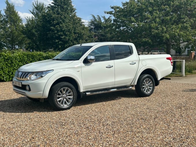 2025 Mitsubishi L200