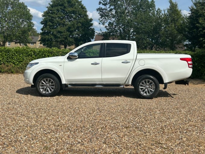 2025 Mitsubishi L200