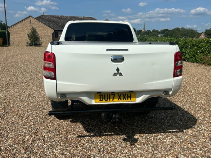 2025 Mitsubishi L200