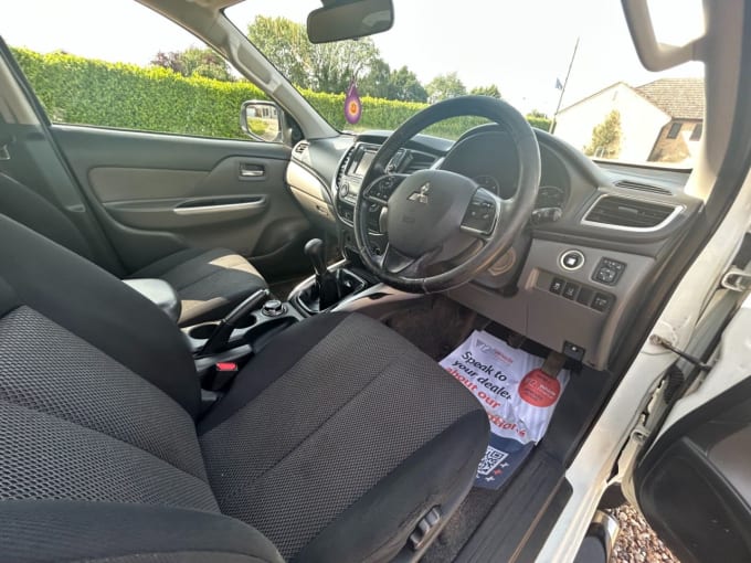 2025 Mitsubishi L200
