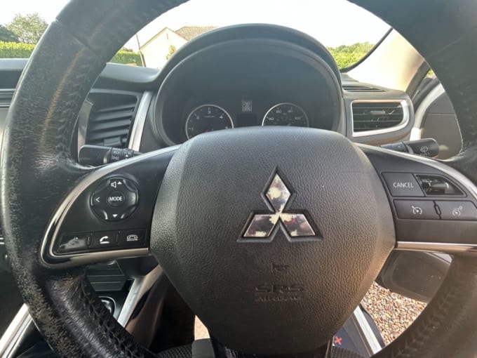 2025 Mitsubishi L200