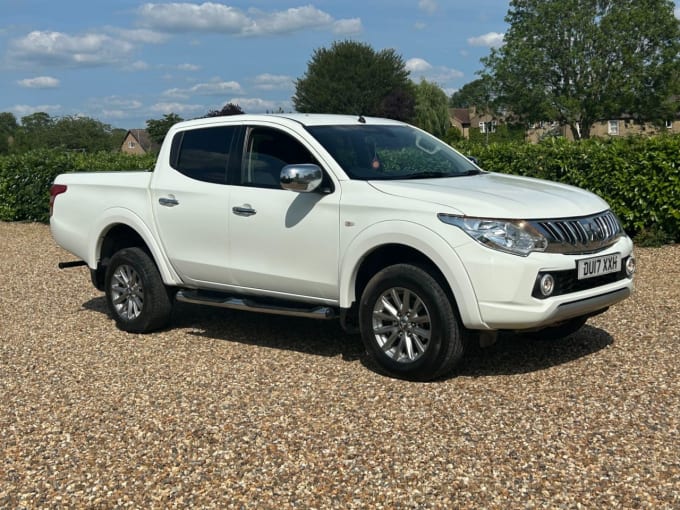 2025 Mitsubishi L200