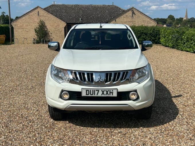 2025 Mitsubishi L200