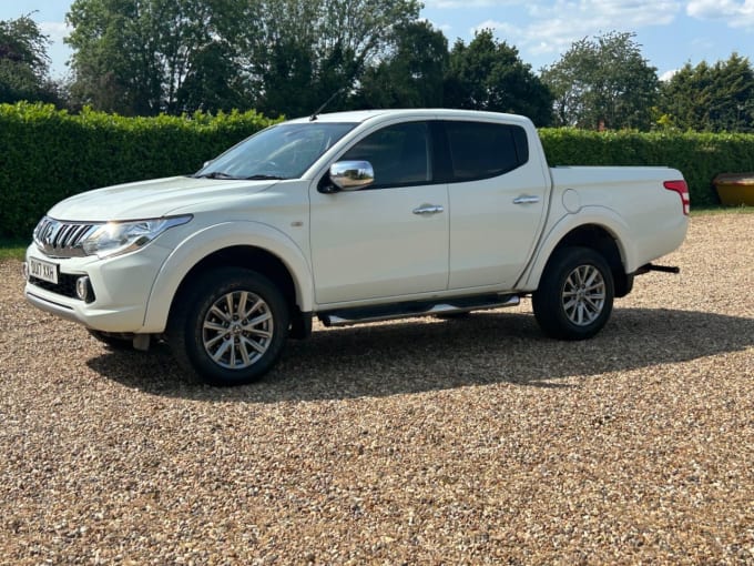 2025 Mitsubishi L200