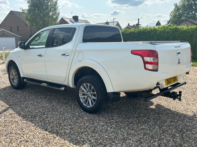 2025 Mitsubishi L200