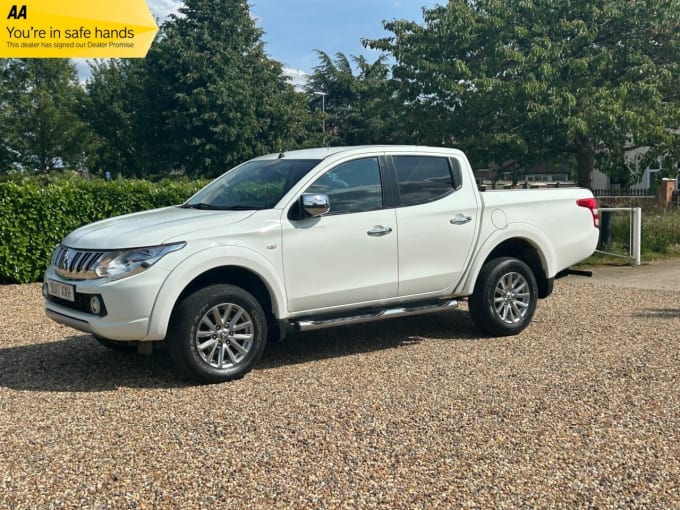 2025 Mitsubishi L200