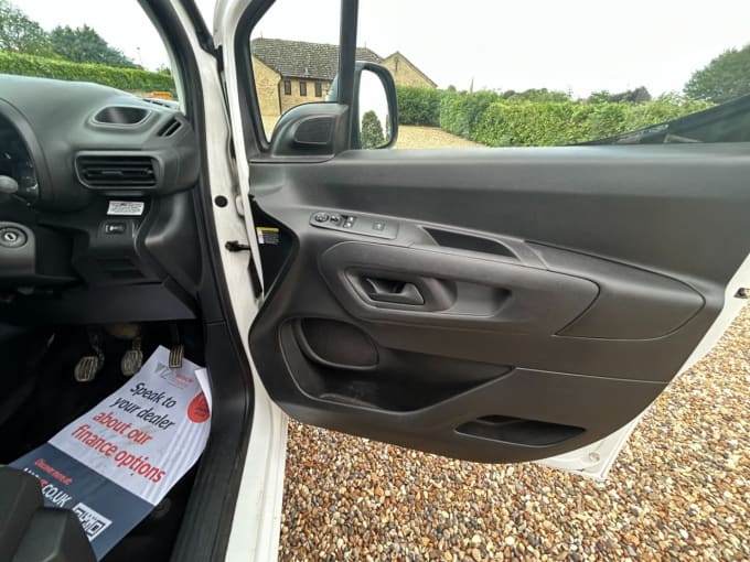 2025 Toyota Proace City