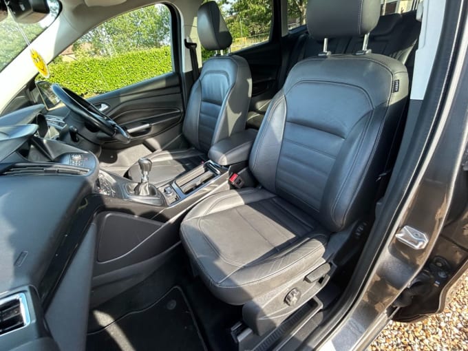 2025 Ford Kuga
