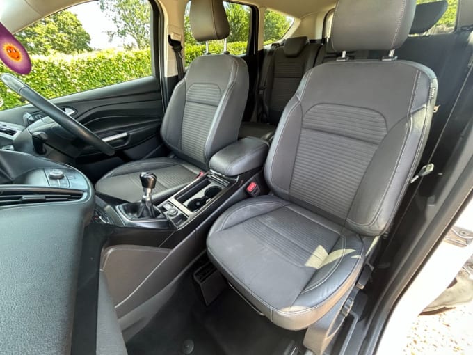 2025 Ford Kuga