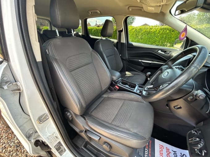 2025 Ford Kuga