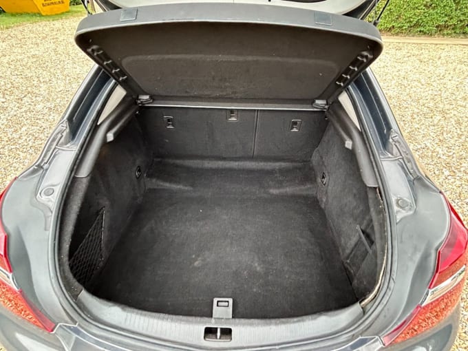 2025 Vauxhall Insignia
