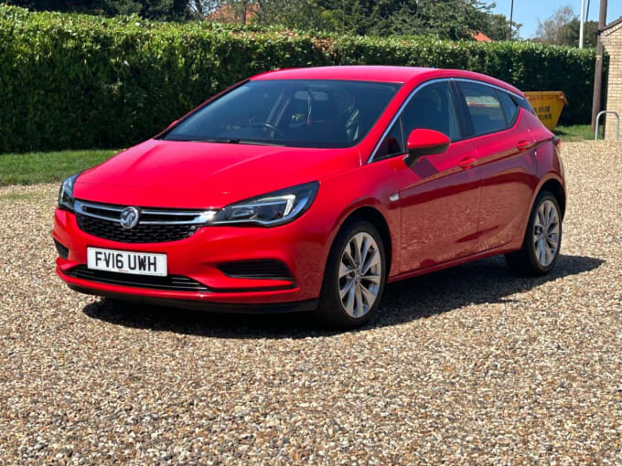 2025 Vauxhall Astra