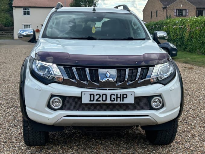 2025 Mitsubishi L200