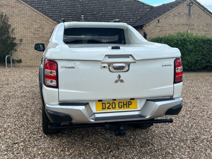 2025 Mitsubishi L200