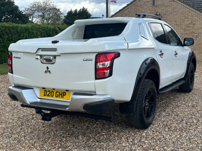 2025 Mitsubishi L200