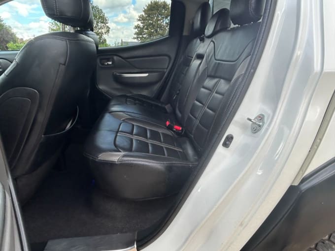 2025 Mitsubishi L200