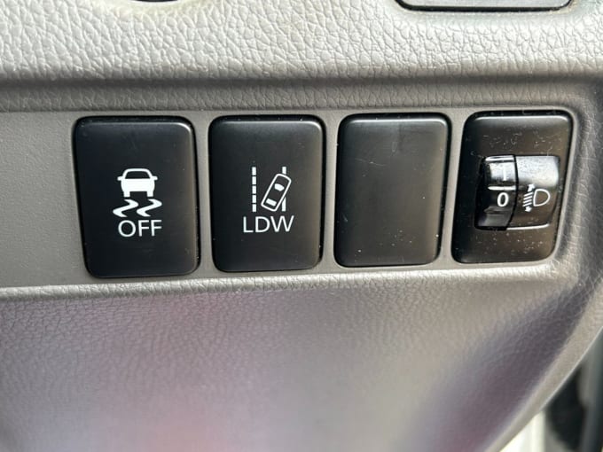2025 Mitsubishi L200