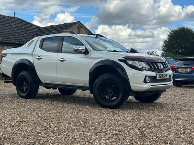 2025 Mitsubishi L200