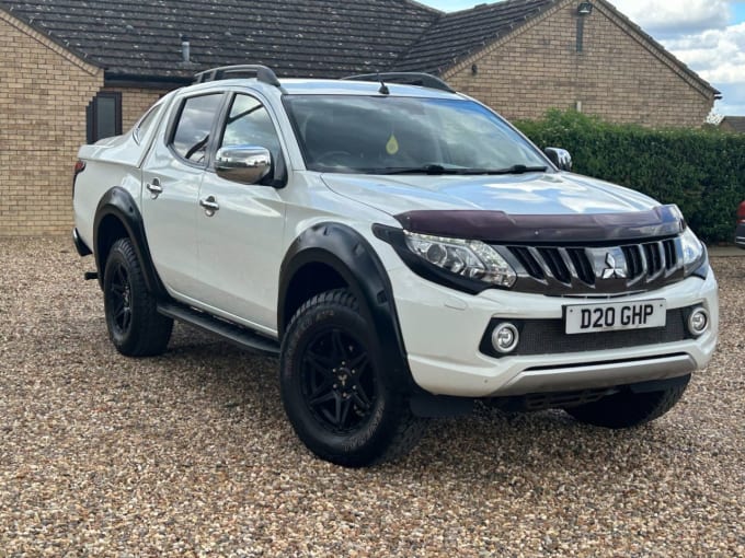 2025 Mitsubishi L200