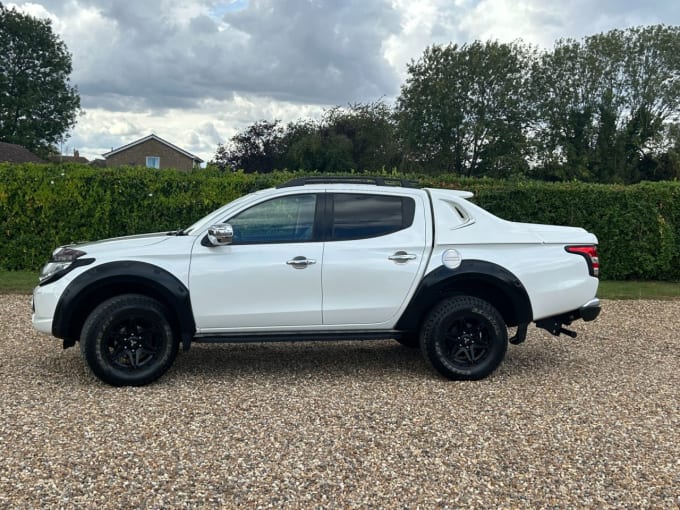 2025 Mitsubishi L200