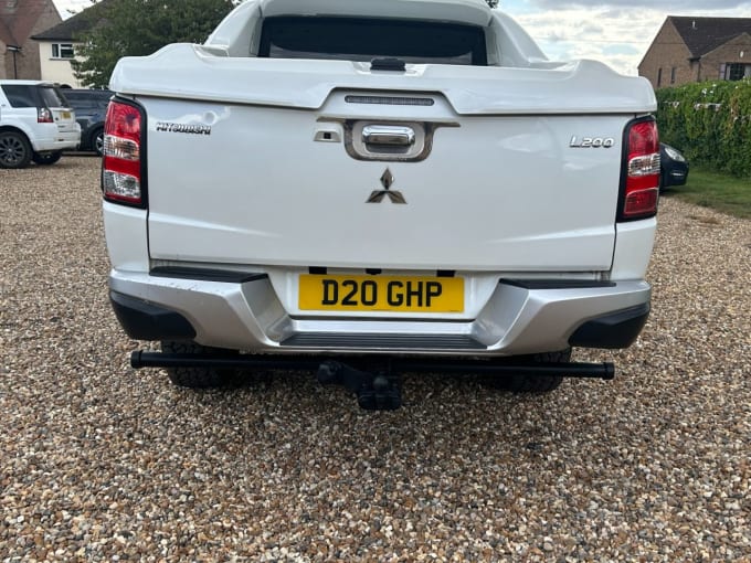 2025 Mitsubishi L200